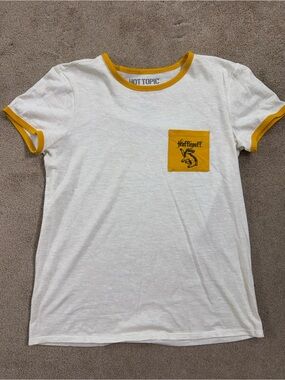 Hot Topic Hufflepuff White & Yellow Pocket Cropped Tee